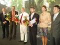 Laureáti Ceny Přístav (s kyticemi zleva): Mgr. Václav Průcha, Květoslav Tichavský a RNDr. Miloš Vystrčil