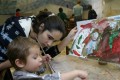 Andělská slavnost 2007 - Letní dům; do tvoření se děti dokážou úplně ponořit...