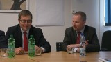 Ministr školství Petr Fiala s náměstkem Nantlem v NIDM