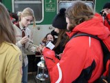 Jízdu vlakem pro skupiny dětí a mladých lidí z neziskovek bude od března 2015 nutno objednat předem (ilustrační foto Junák - Svitavy, Betlémské světlo)