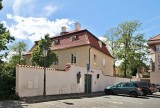 Werichova vila, kde bylo memorandum podepsáno, se nachází v Praze na Malé straně, na Kampě (foto VitVit, Wikimedia Commons, licence CC-BY-SA-4.0)